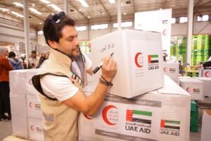 a9a14dd0-a651-45c5-a83e-3e01b92a22c0-300x200 بمشاركة درة ورانيا يوسف ونسرين طافش.. الهلال الأحمر الإماراتي ينظم فعالية خيرية لأهالى غزة